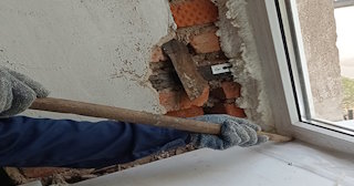 Демонтаж оконных откосов по выгодной цене от 512 руб. в Ачинске - Сварной-Чнс